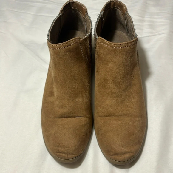 American Eagle Shanna Chelsea Ankle Boot Cognac Slip On Faux Suede Women’s 7 - Picture 2 of 10